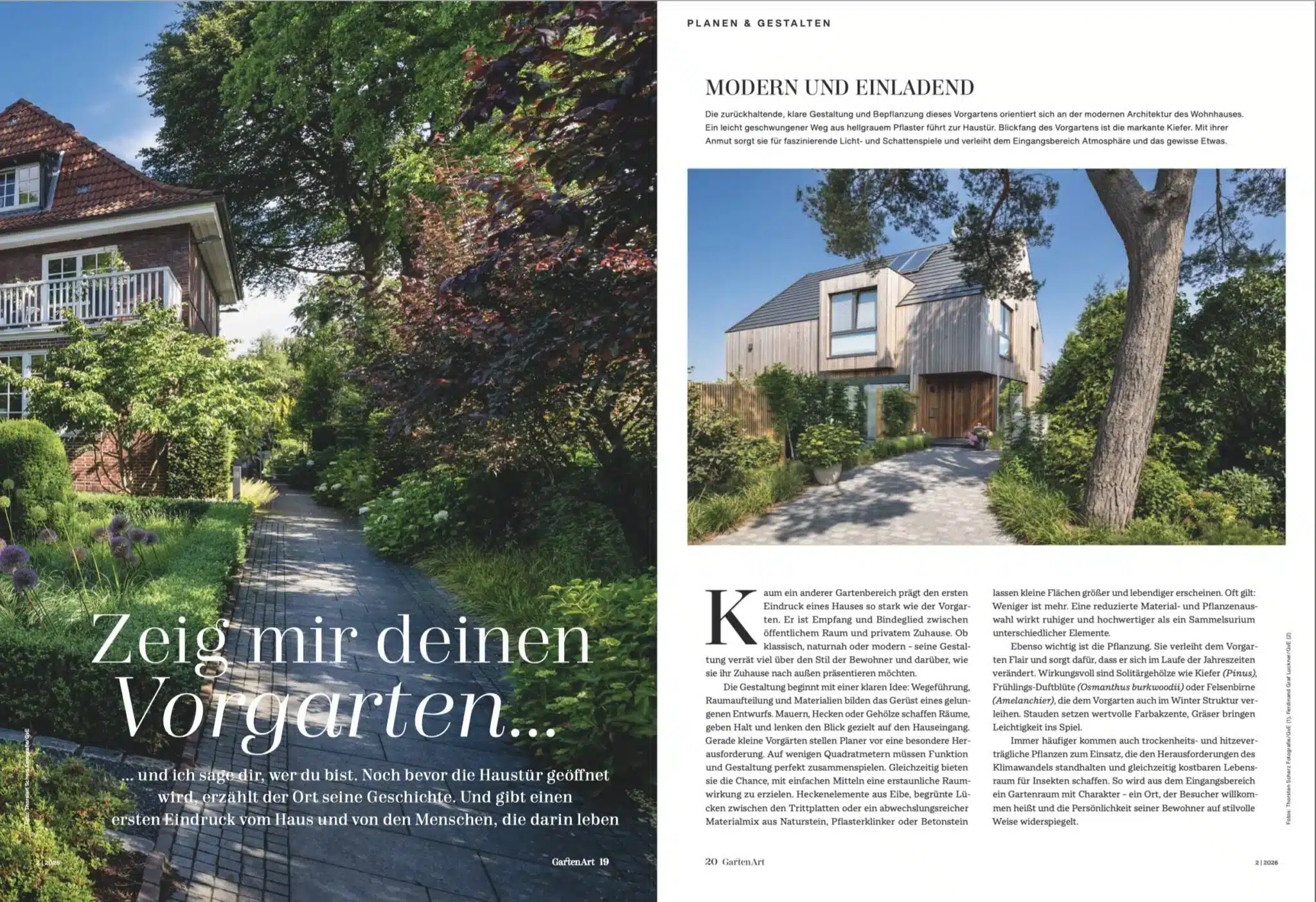 Bild-Leseprobe-GartenArt-2-2026-2048×1404 Ein rasanfreier Garten mit einem gepflasterten Sitzbereich und Pflanzen im Vordergrund.